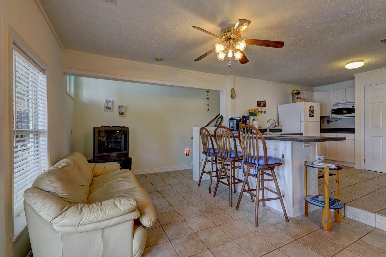 249 Lakeshore Drive Property Photo 21