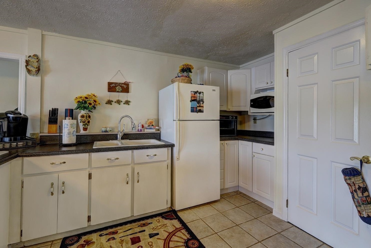 249 Lakeshore Drive Property Photo 25