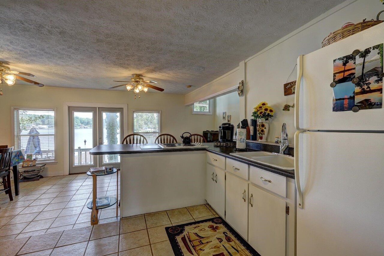 249 Lakeshore Drive Property Photo 26