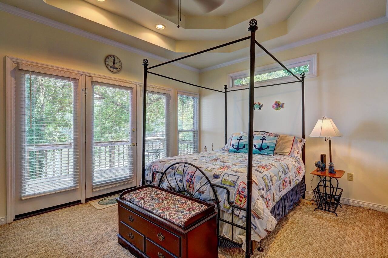 249 Lakeshore Drive Property Photo 32