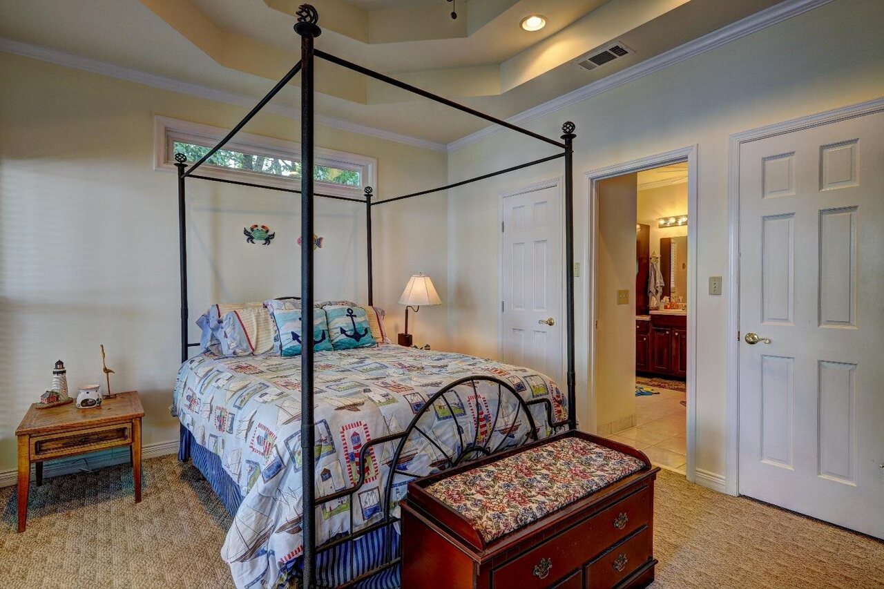 249 Lakeshore Drive Property Photo 33