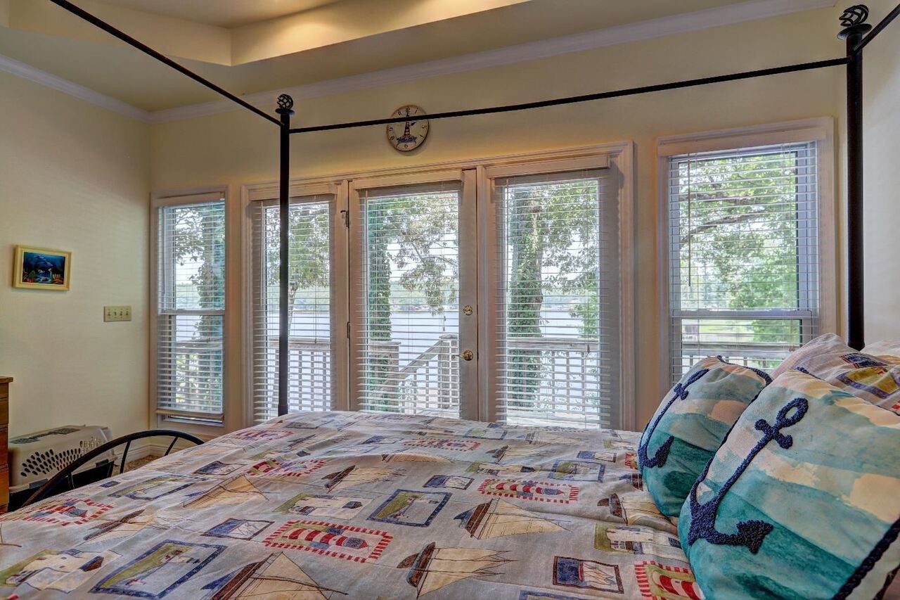 249 Lakeshore Drive Property Photo 34