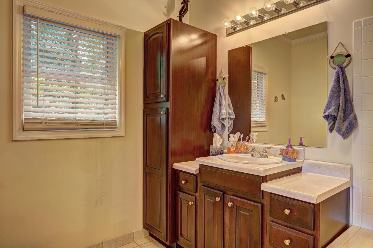 249 Lakeshore Drive Property Photo 36