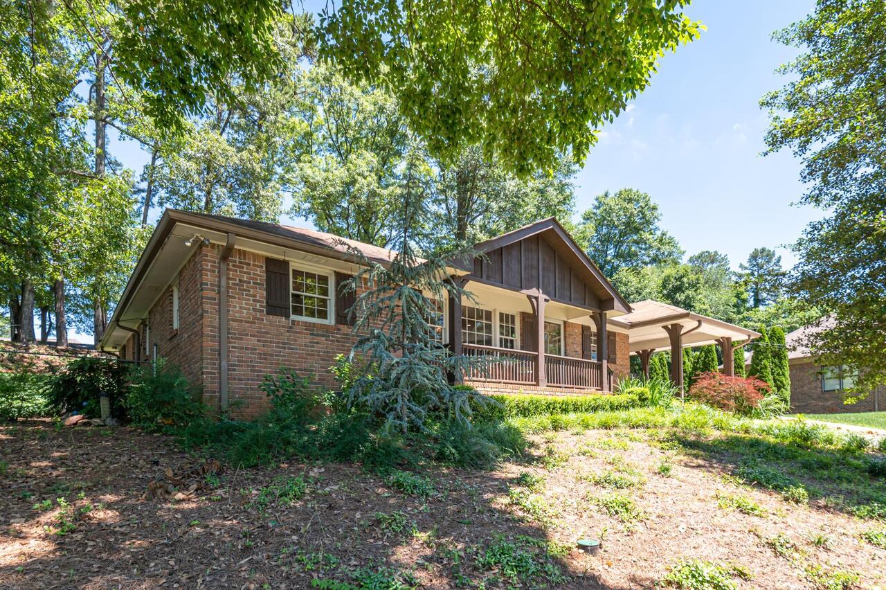 3926 Pineview Drive Se Property Photo 1