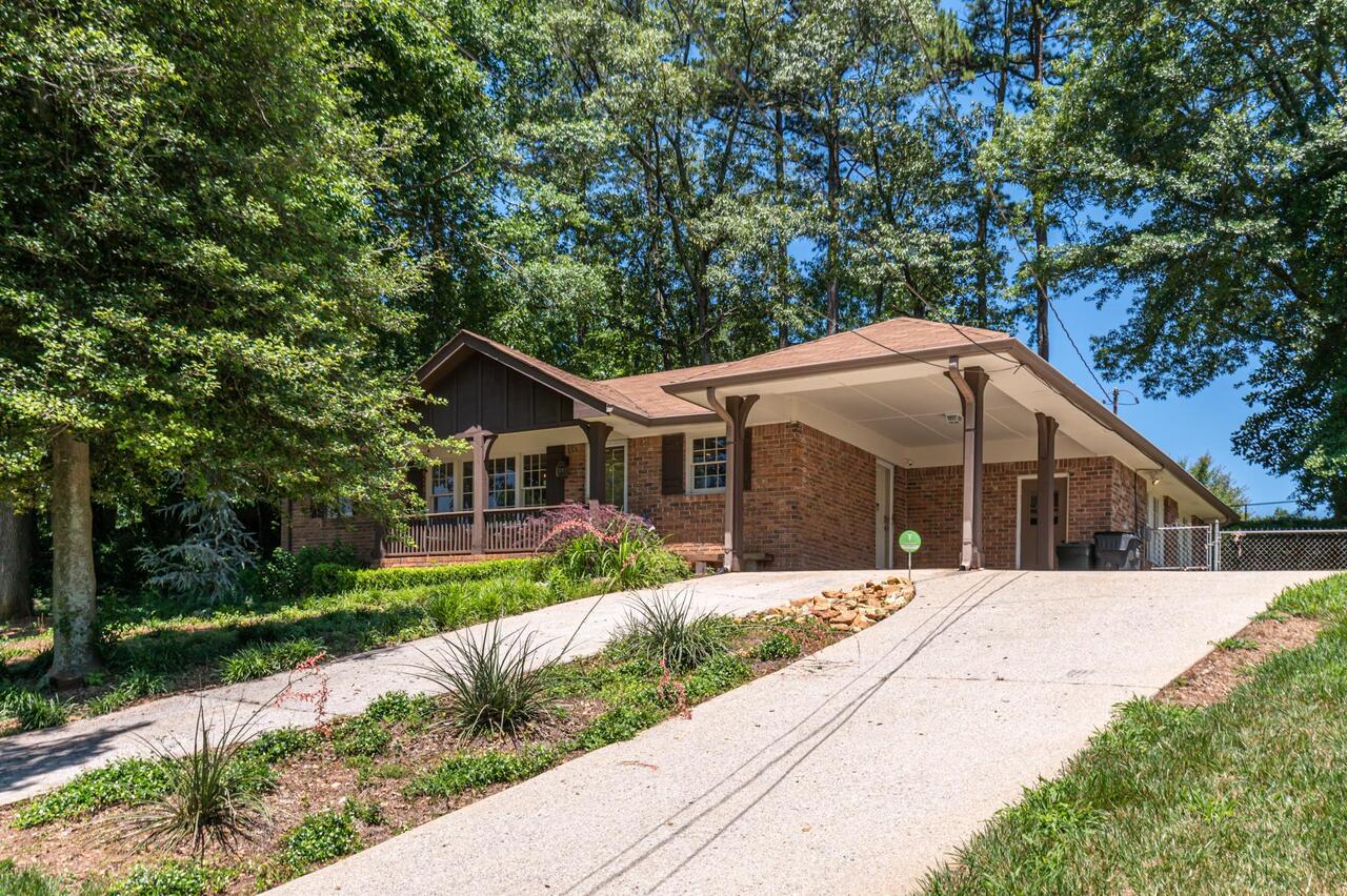 3926 Pineview Drive Se Property Photo 2