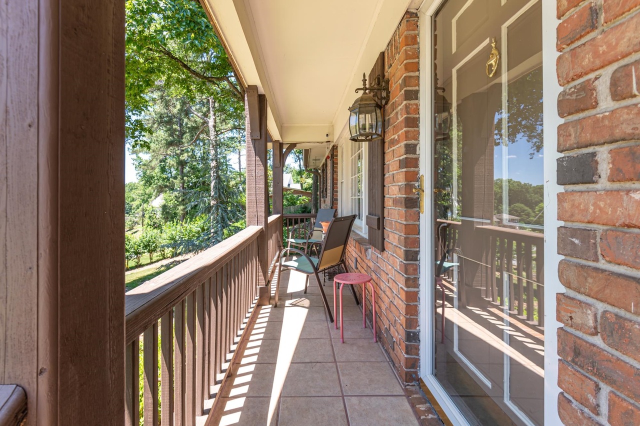 3926 Pineview Drive Se Property Photo 4
