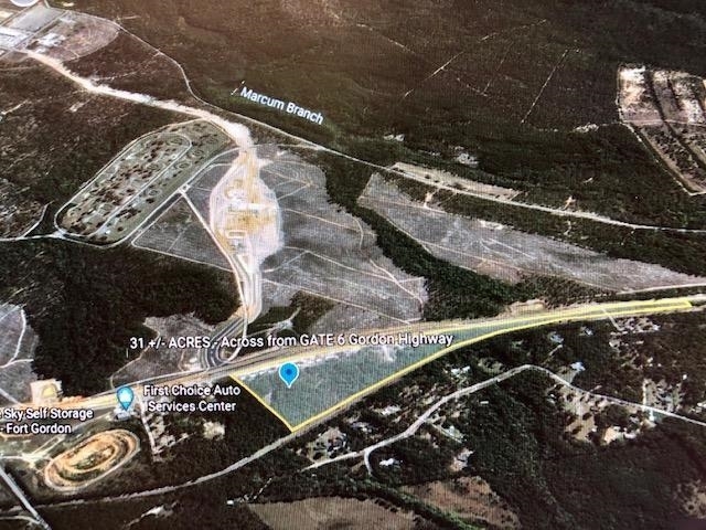3221 Gordon Highway Property Photo 8