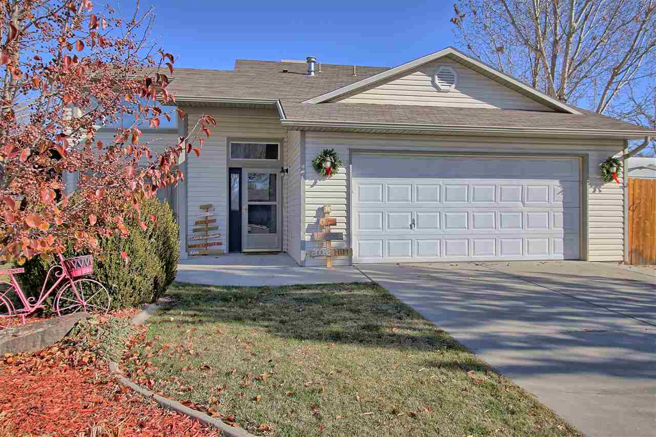 496 Moonlight Court Property Photo 1