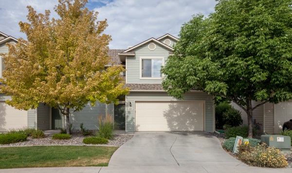 225 Sargent Circle Property Photo 1