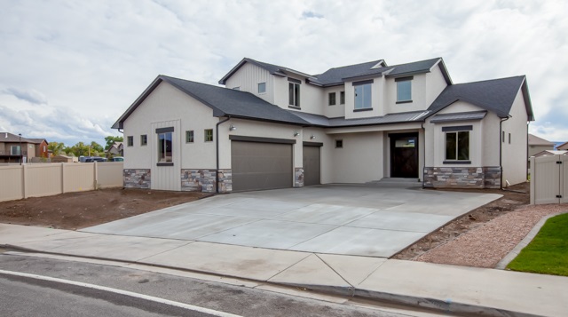 2589 G 1/2 Road Property Photo 1