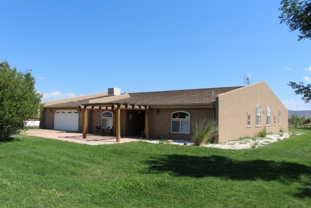 853 R Road Property Photo 1