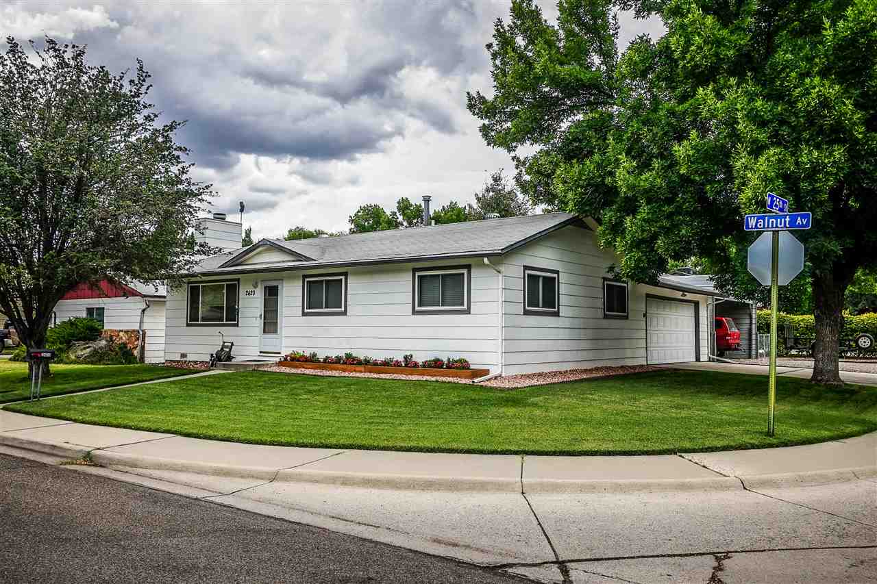 2420 Walnut Avenue Property Photo 1