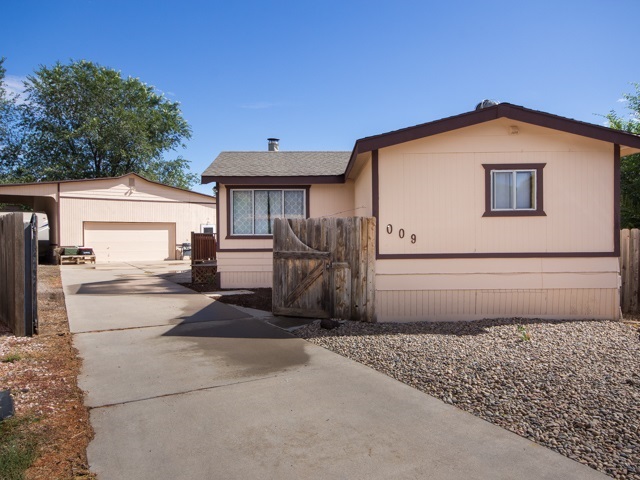 9 Saint Johns Circle Property Photo 1