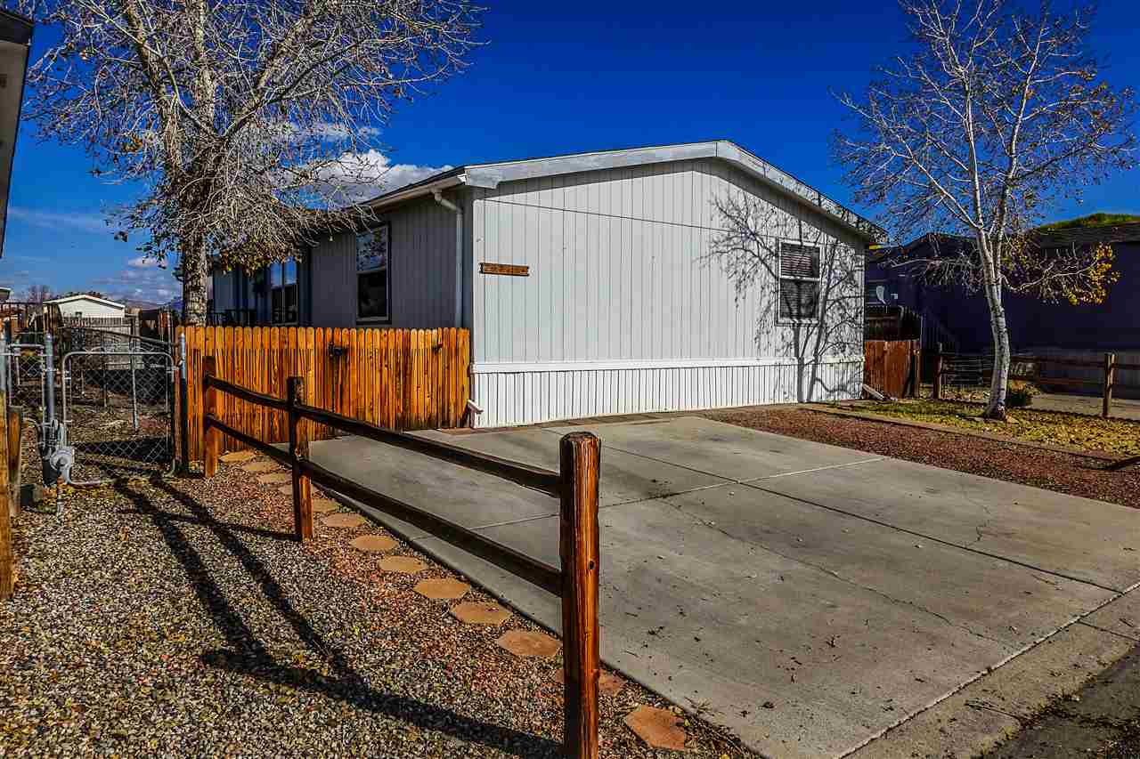 2976 1/2 Globe Willow Avenue Property Photo 1
