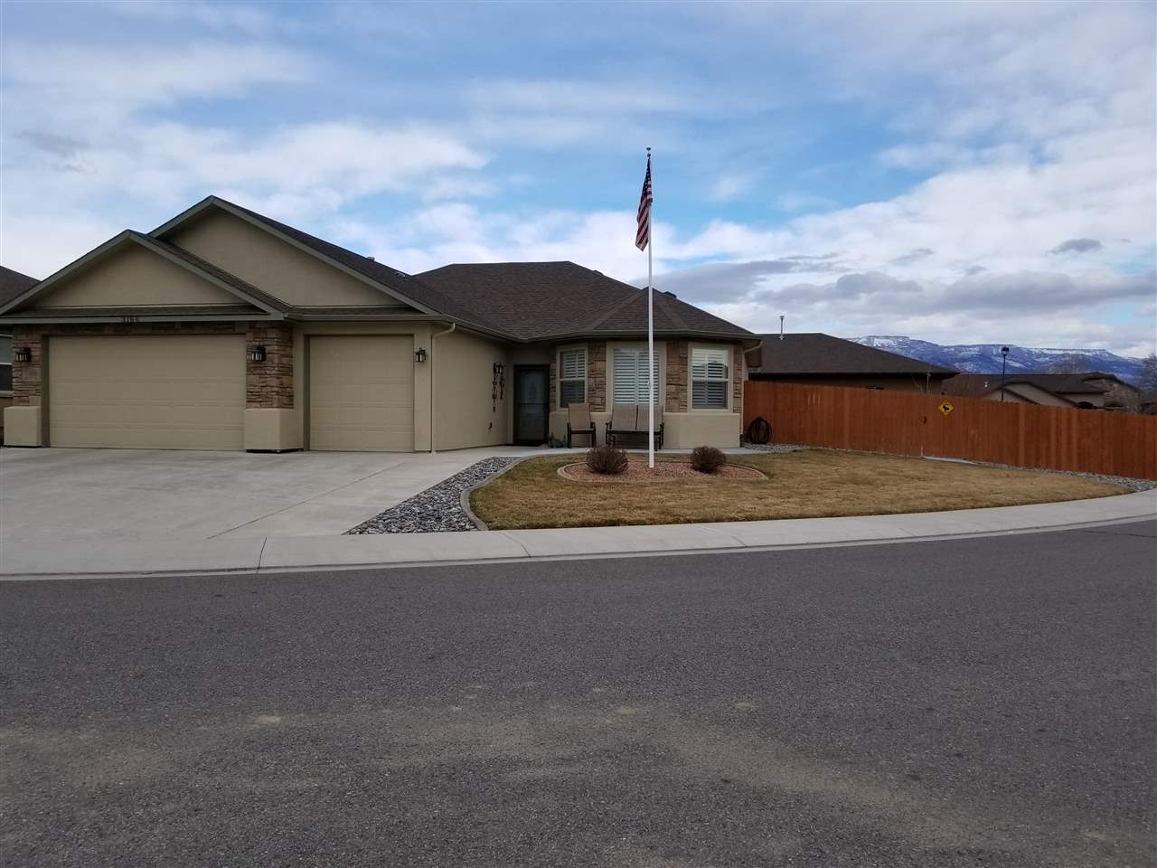 3166 Cross Canyon Lane Property Photo 1
