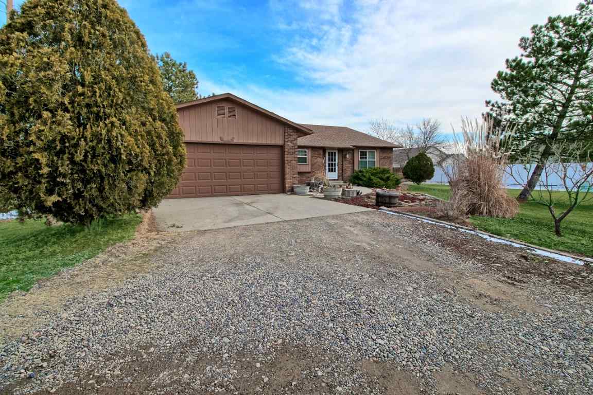 651 S Maple Street Property Photo 1