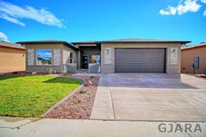 2677 Summer Hill Court Property Photo 1