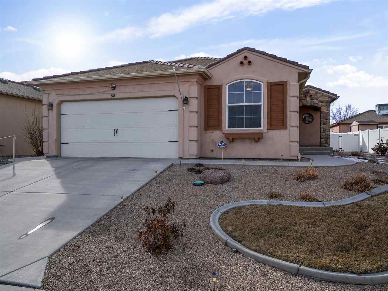 585 Sinatra Way Property Photo 1