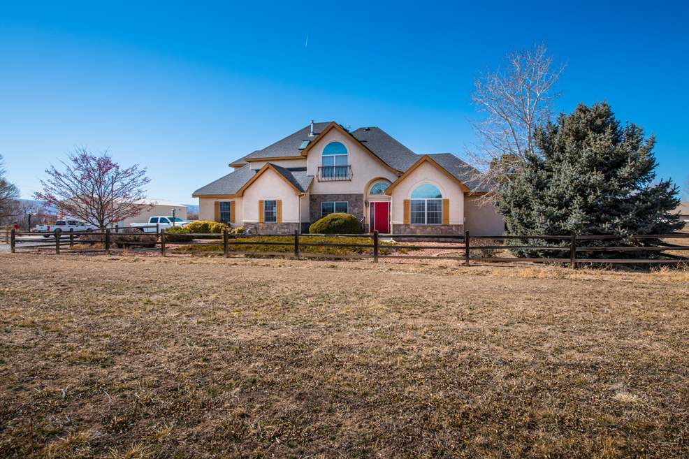 765 25 3/4 Road Property Photo 1