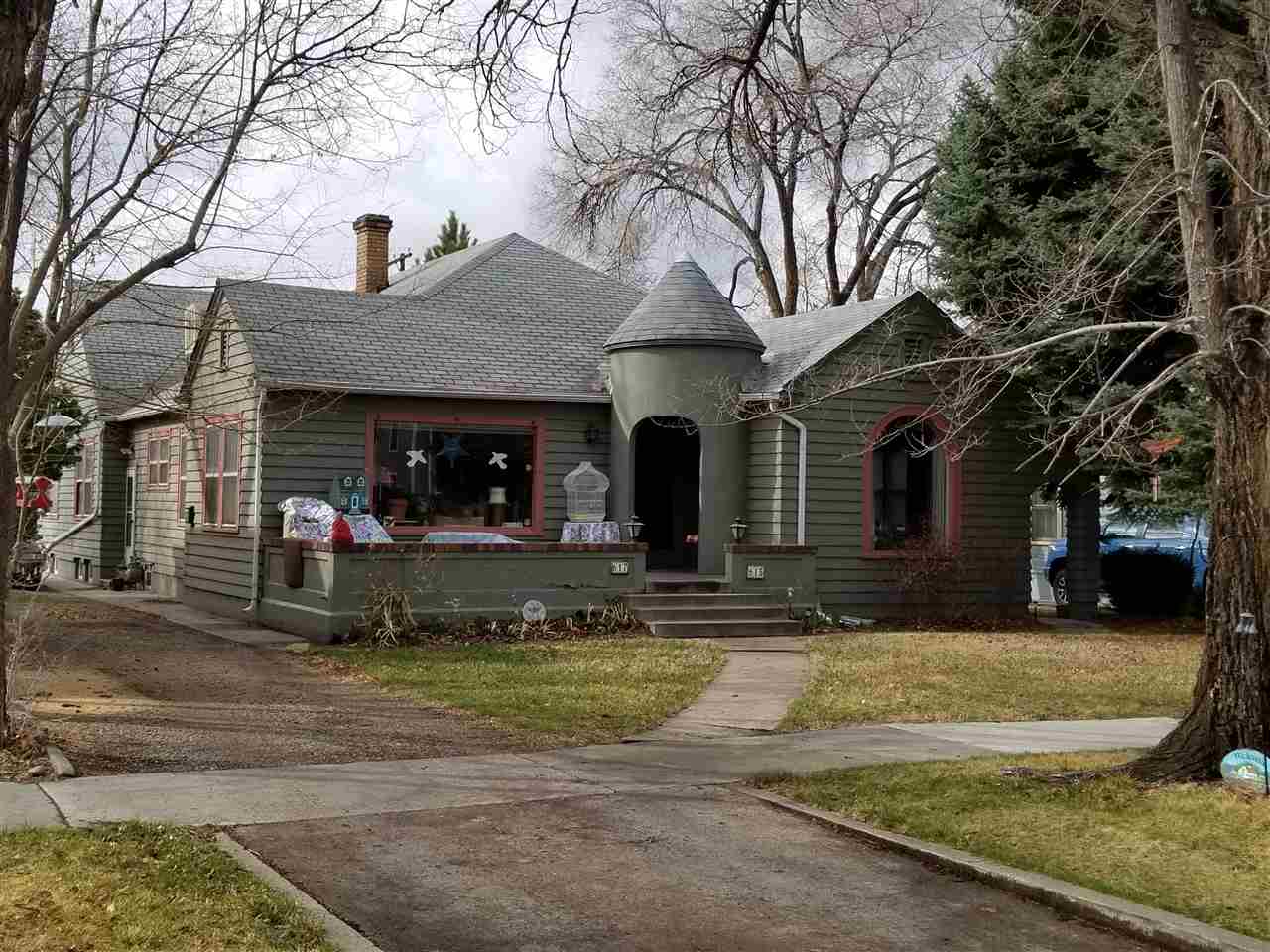 615 Gunnison Avenue Property Photo 1