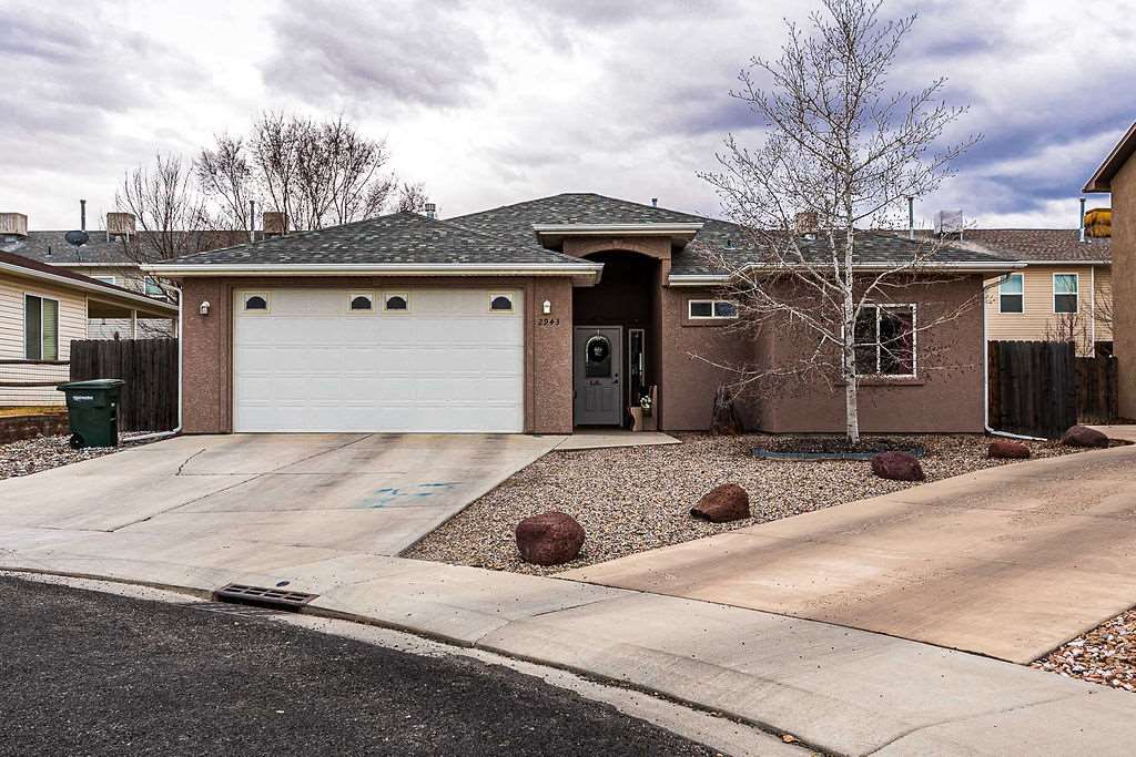 2943 Chinto Drive Property Photo 1