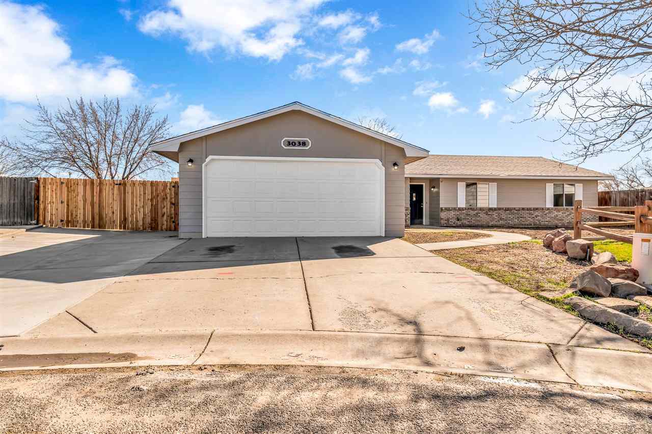 3038 Camelot Court Property Photo 1