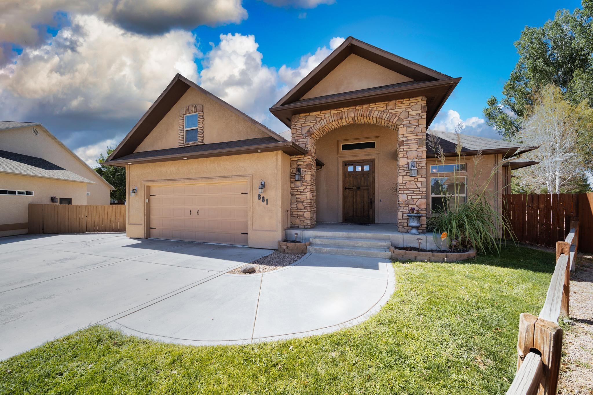 681 Tahoe Circle Property Photo 1