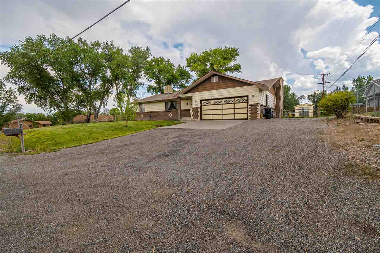 2501 S Broadway Property Photo 1