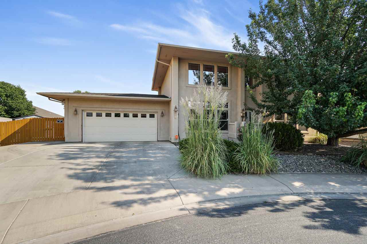 2430 Spanish Hills Court Property Photo 1