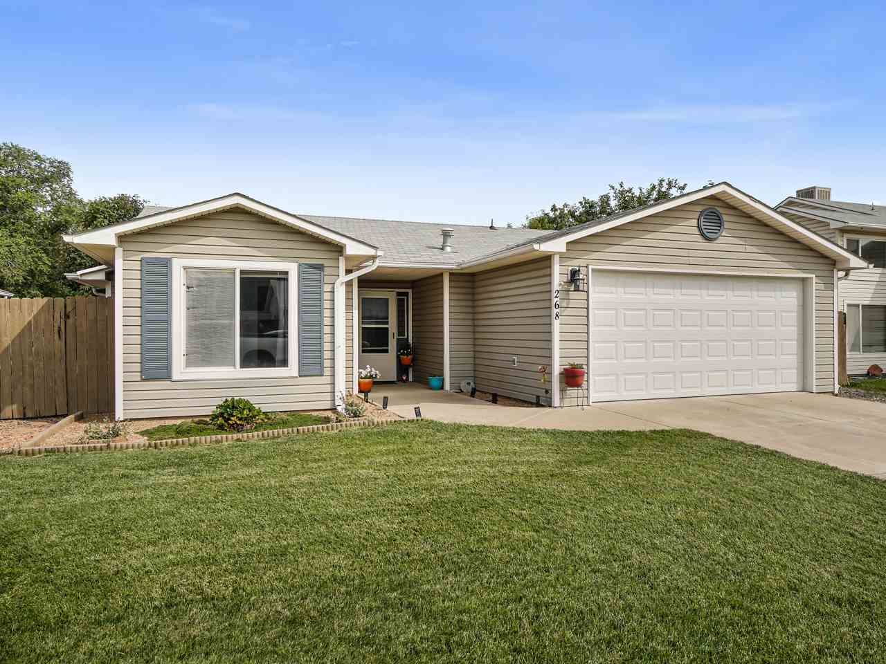 268 E Hanover Circle Property Photo 1