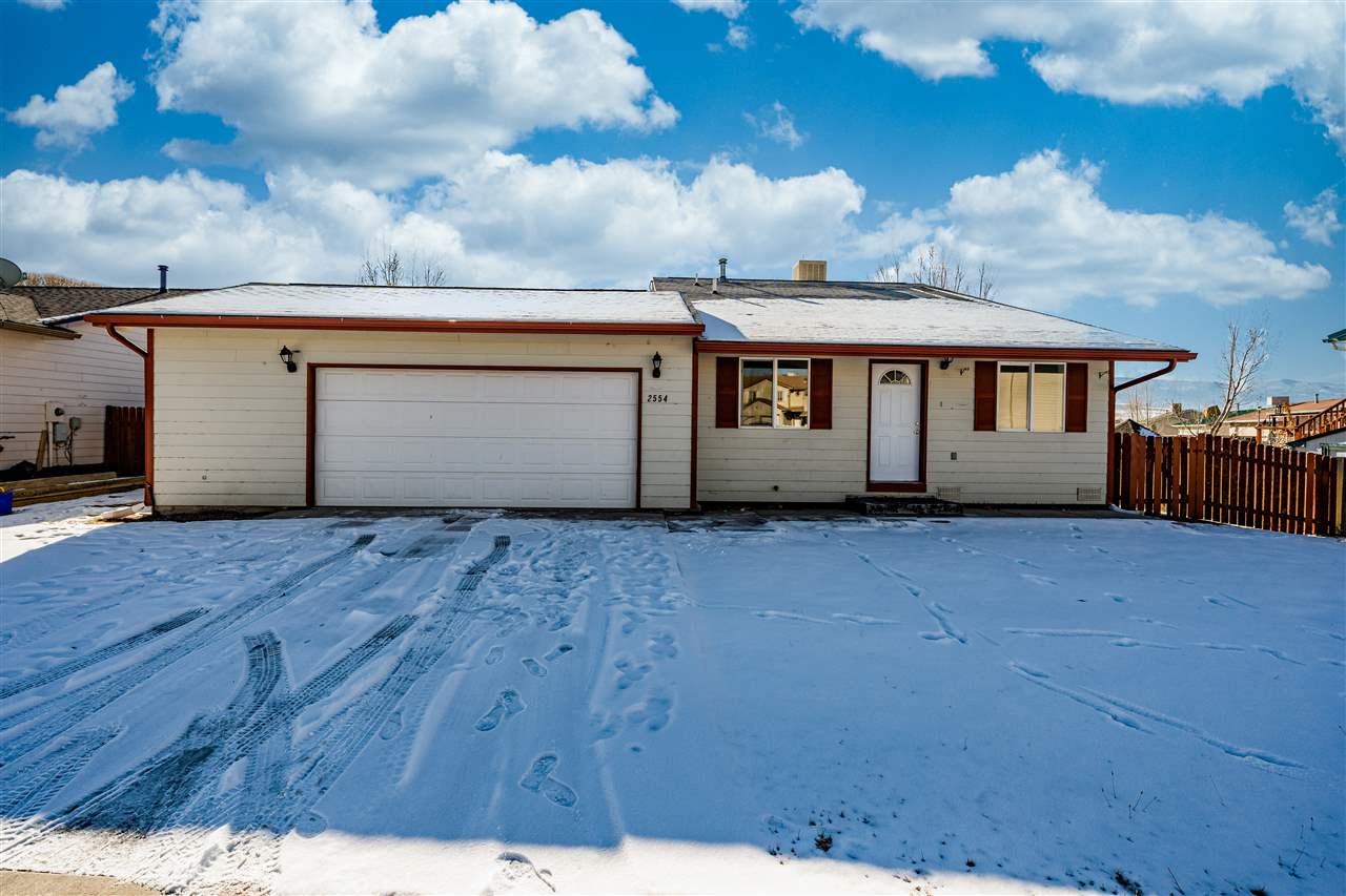 2554 Meadow Circle Property Photo 1