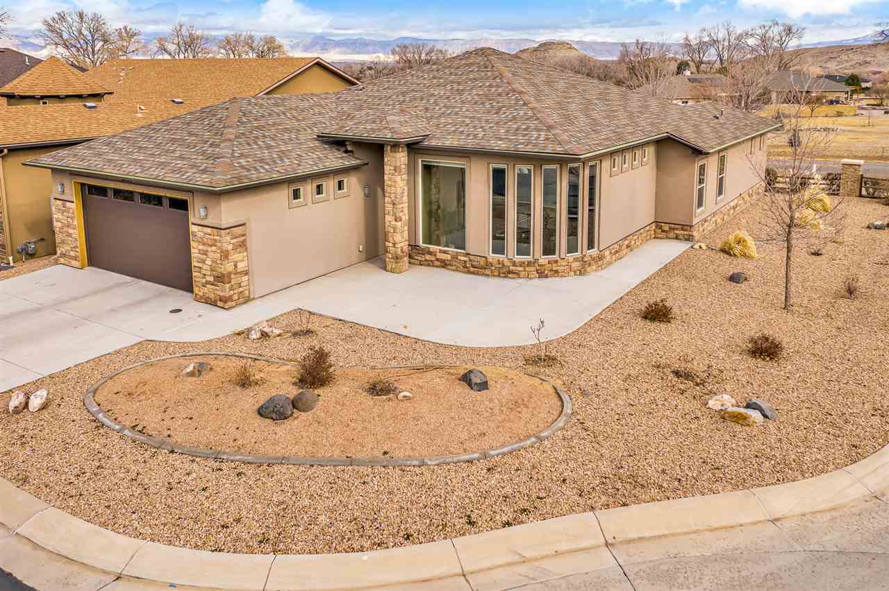 2098 Two Wood Drive Property Photo 1