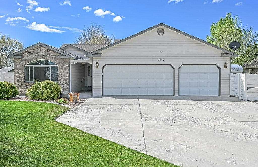 574 Maxwell Drive Property Photo 1