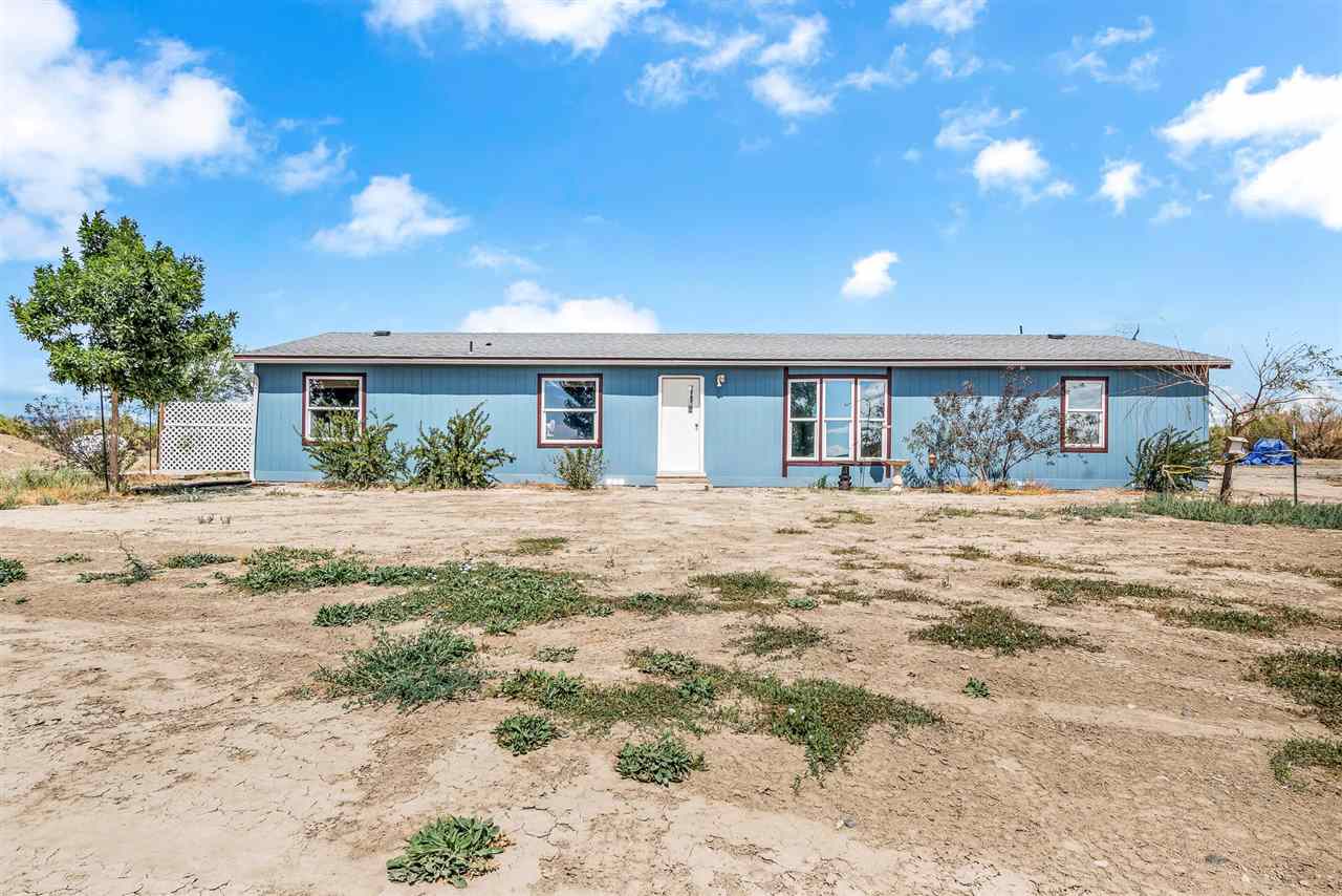 1860 10 Road Property Photo 1