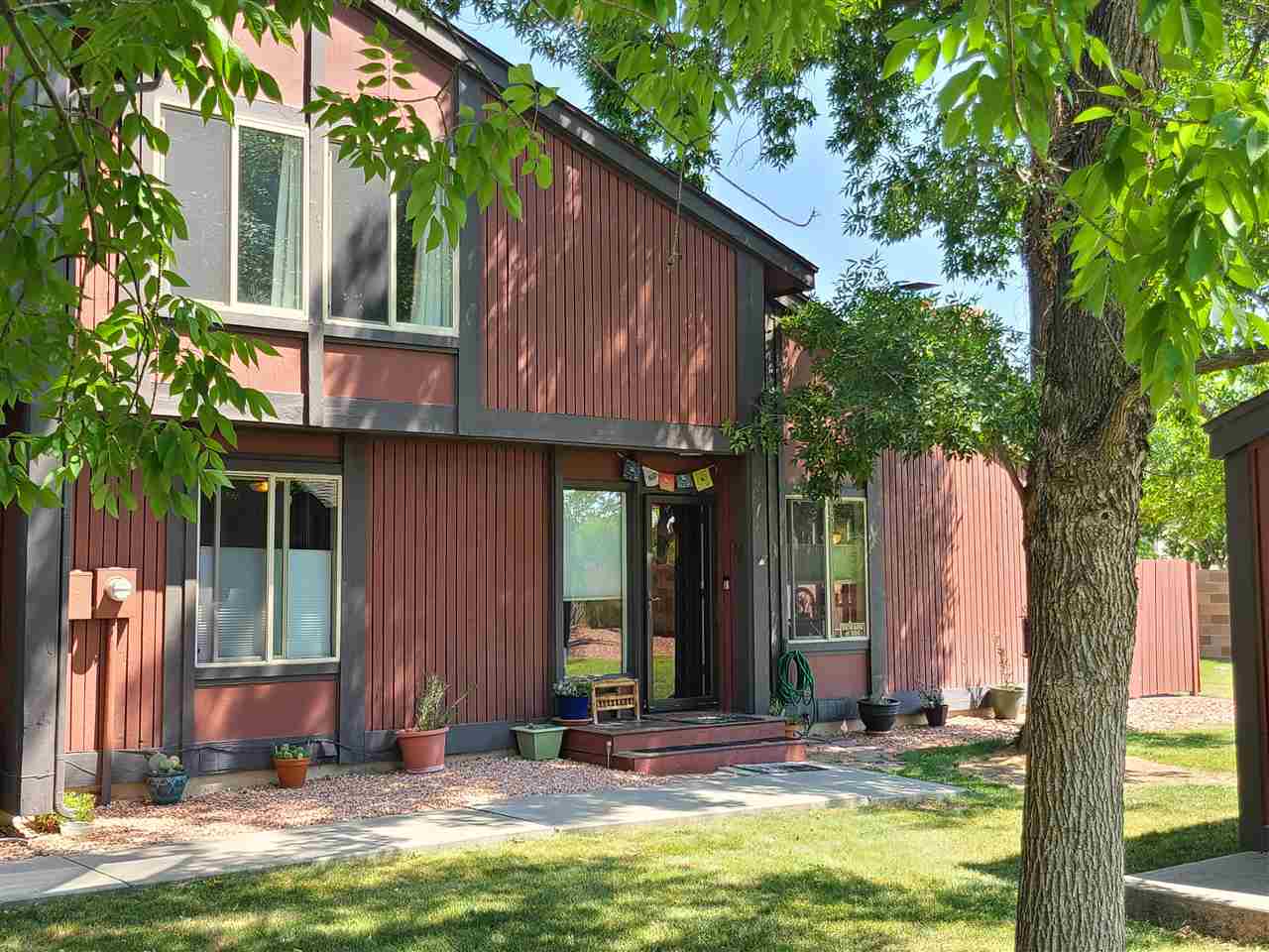 1155 Lakeside Drive Property Photo 1