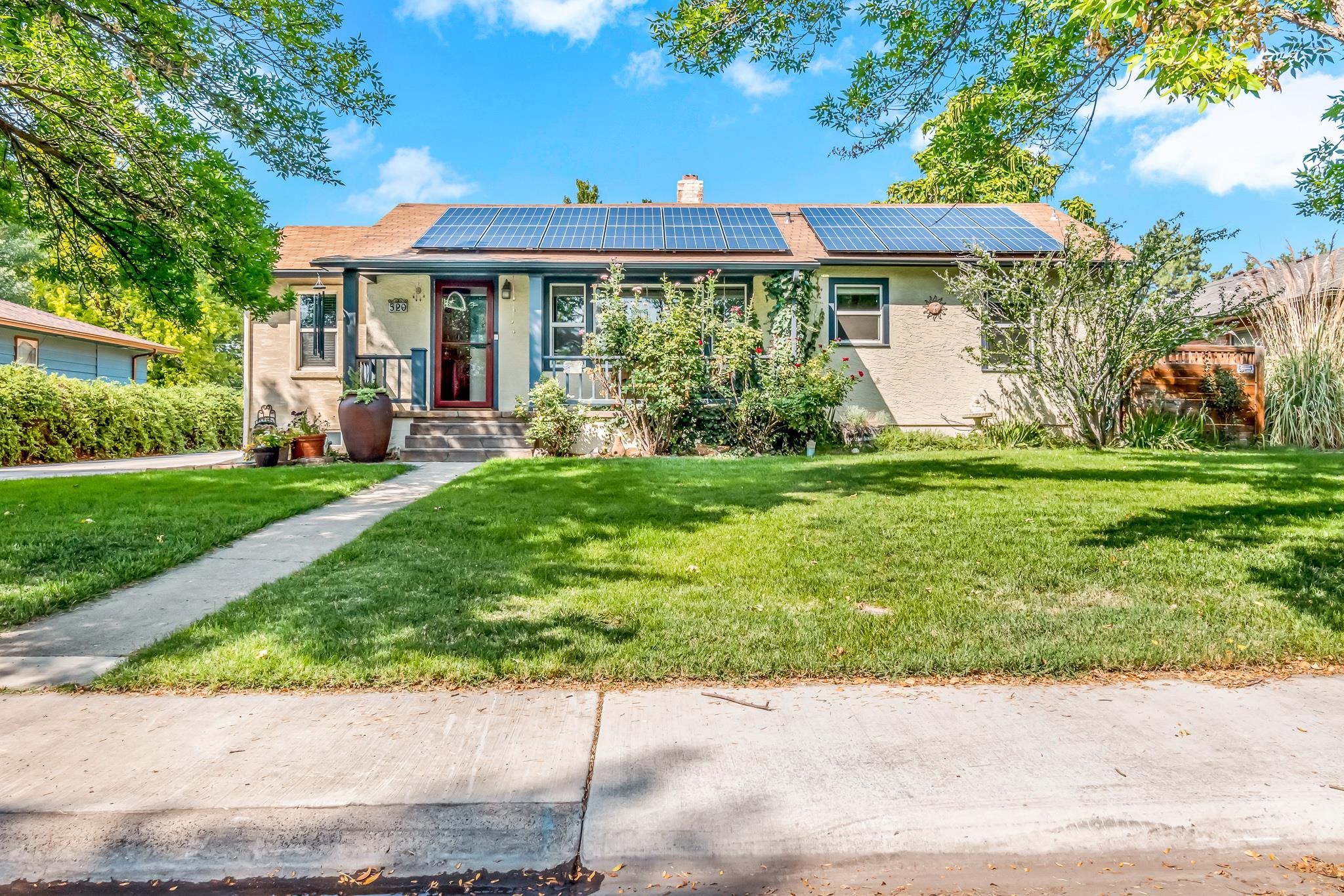 520 Pinyon Avenue Property Photo 1