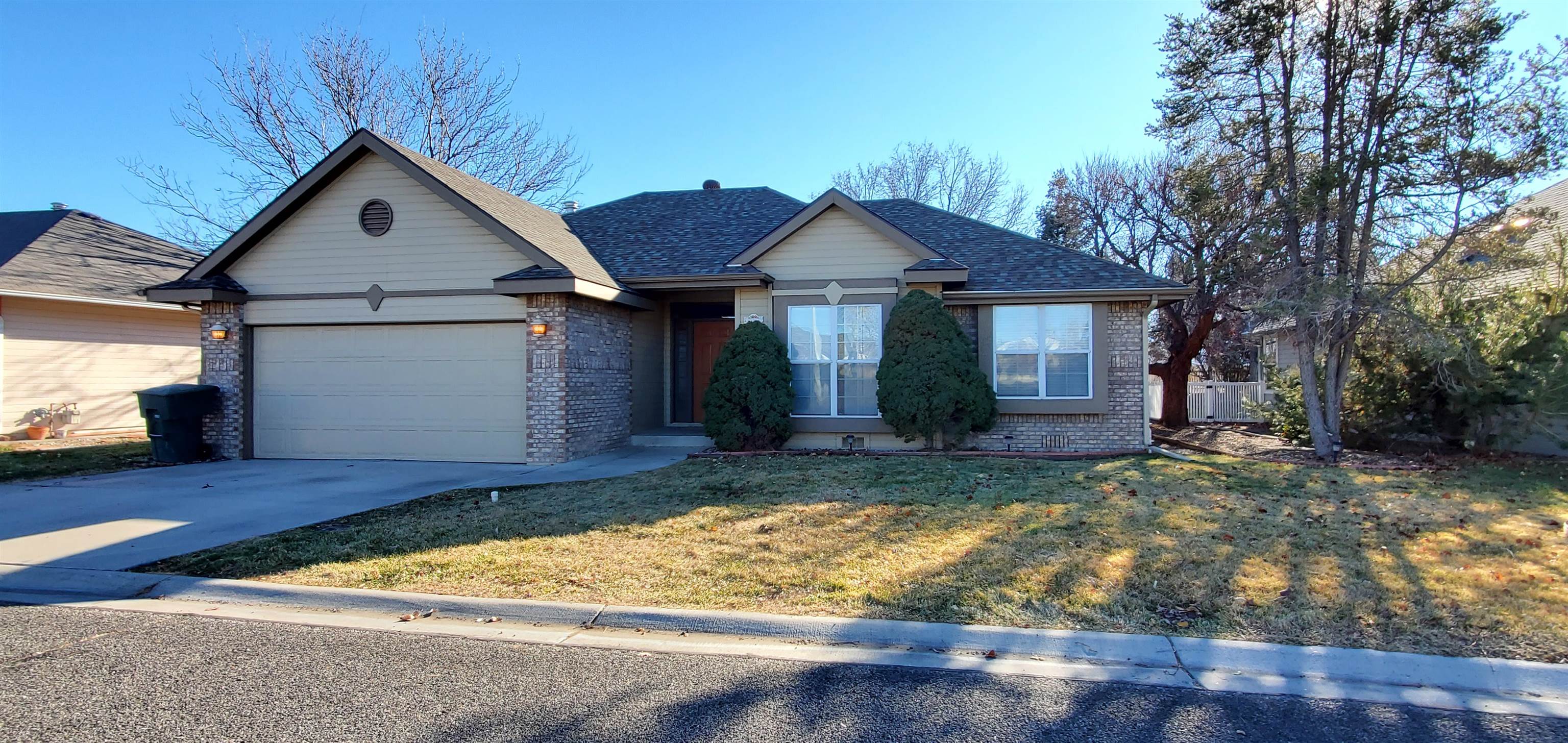 2491 E Harbor Circle Property Photo 1