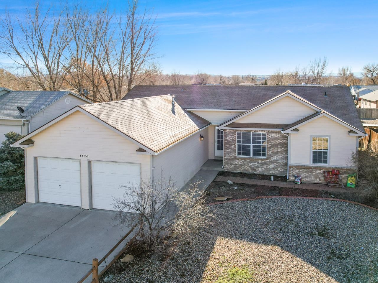 3275 1/2 Red Oak Court Property Photo 1