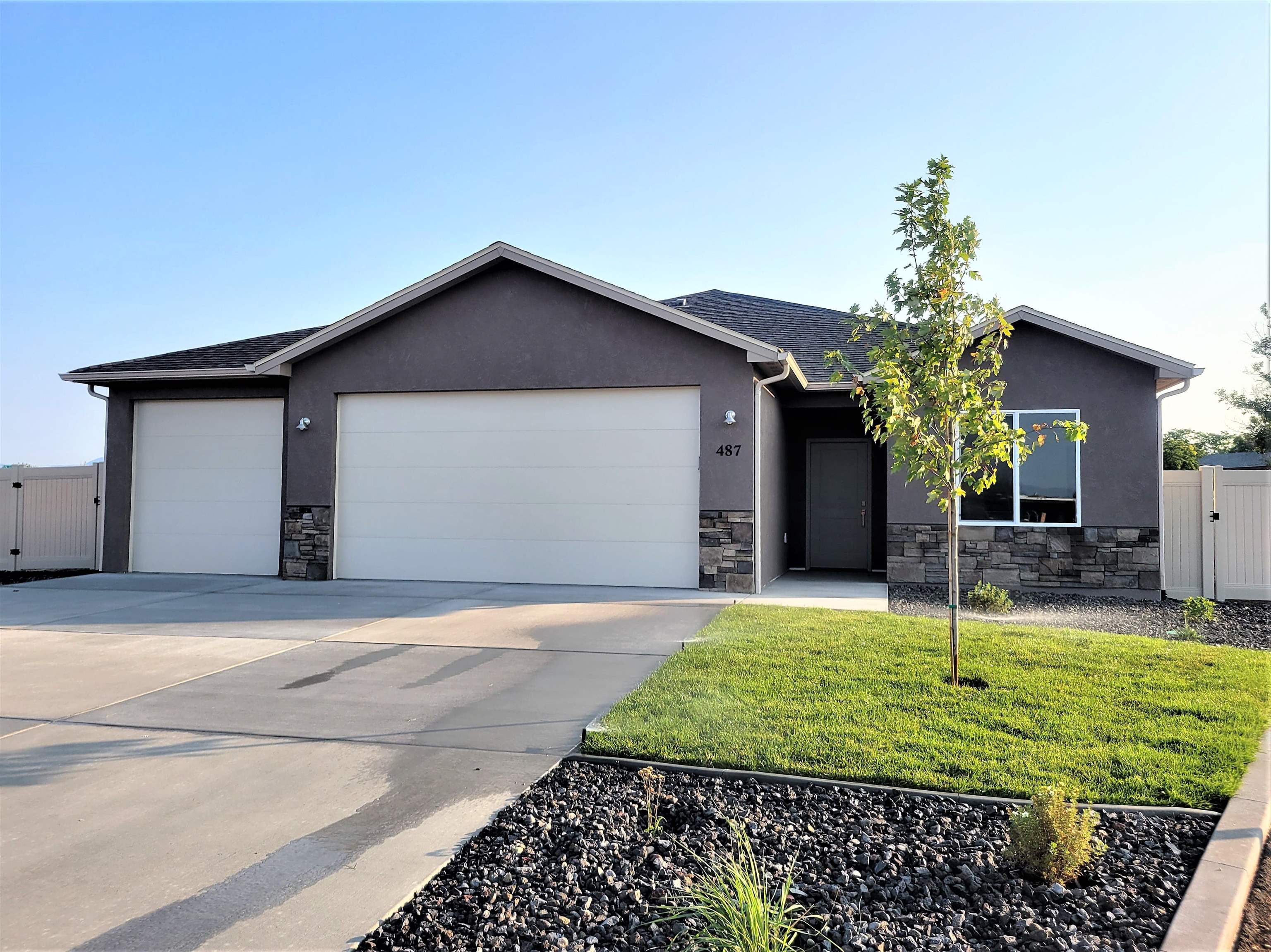 476 Fox Meadows Court Property Photo 1
