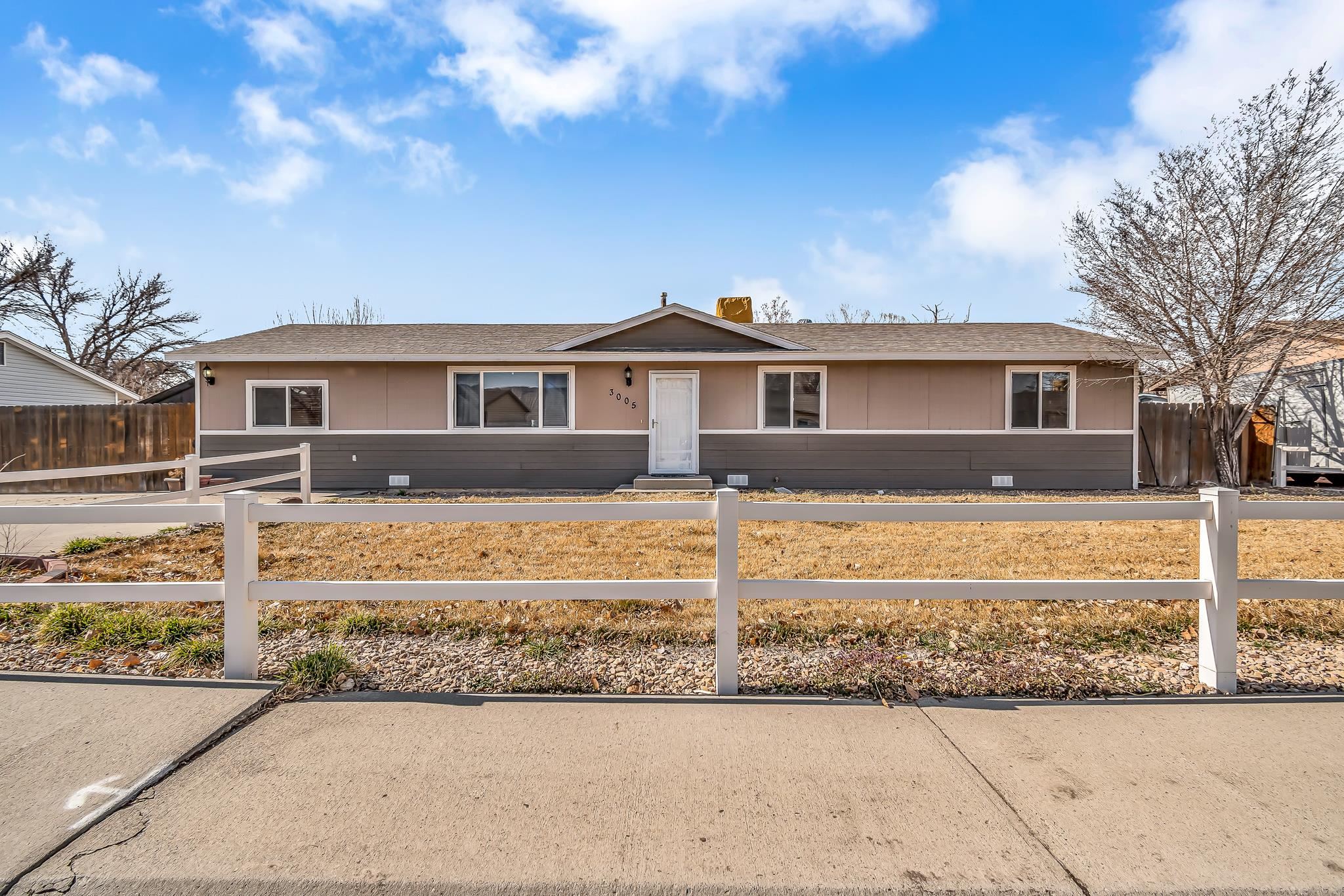 3005 Ladore Street Property Photo 1