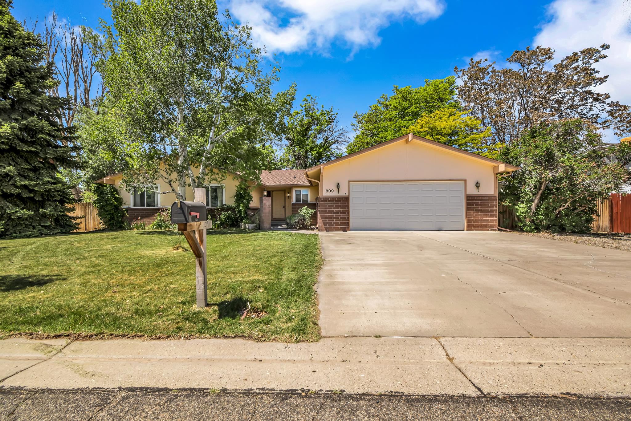 809 Mazatlan Drive Property Photo 1