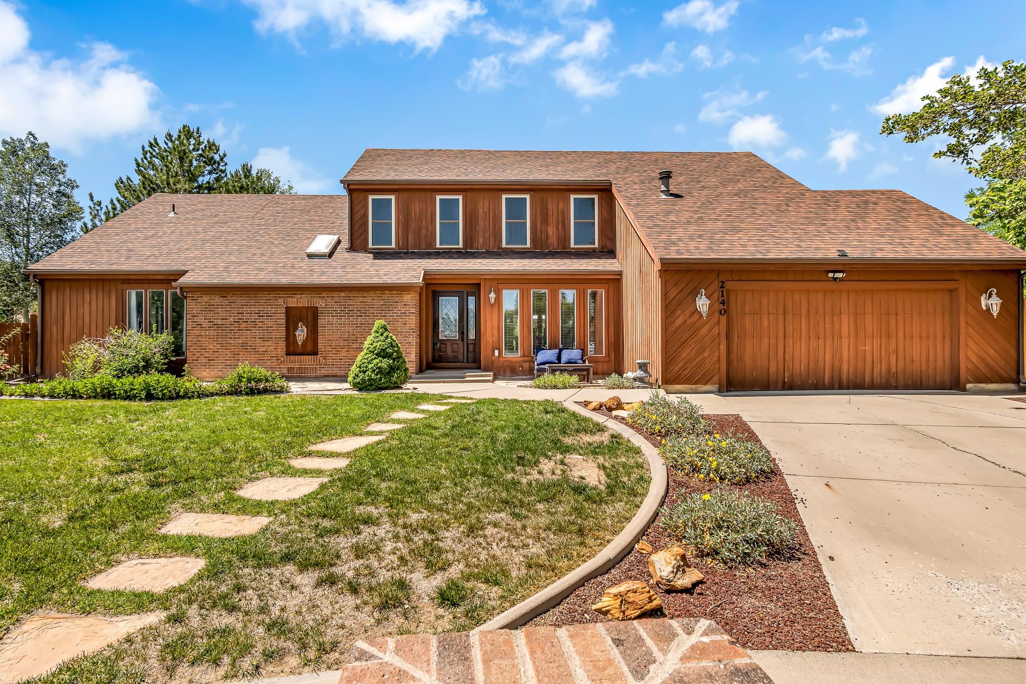 2140 Apple Court Property Photo 1