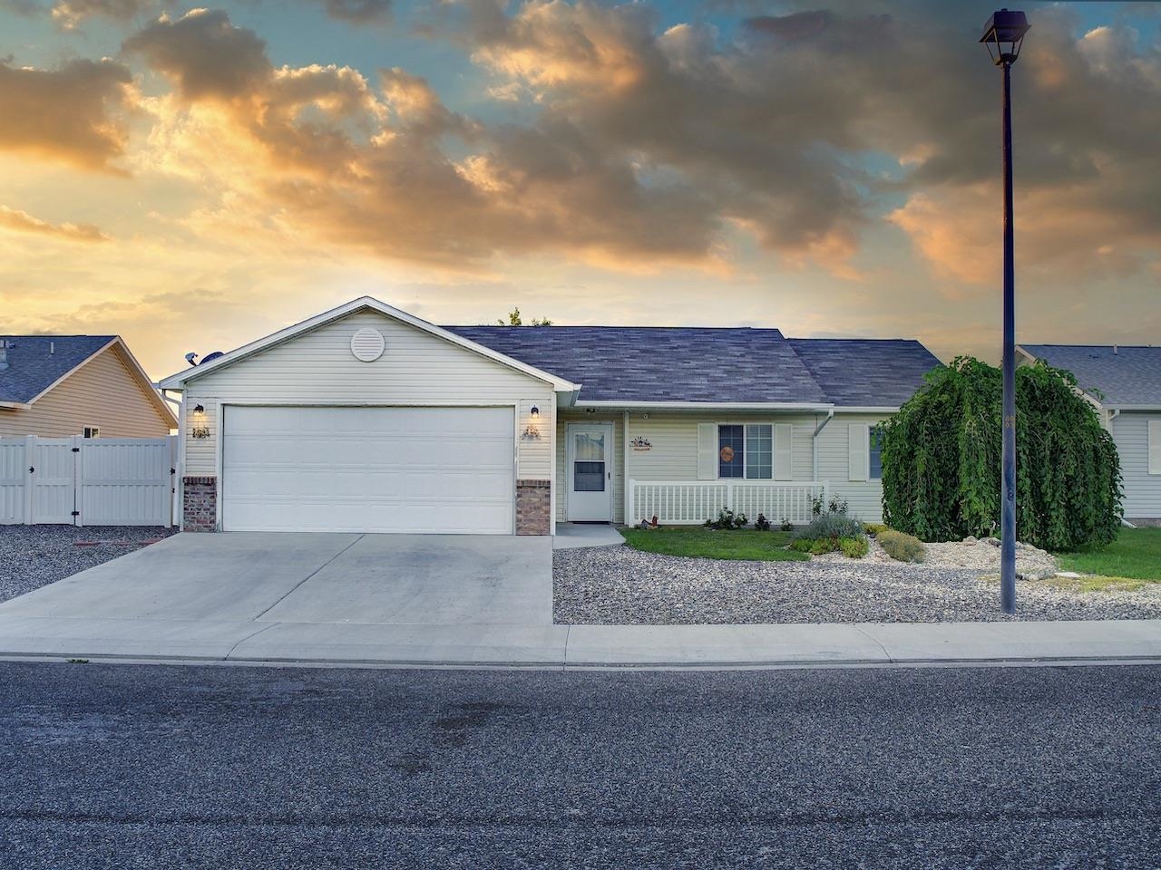 1681 Christopher Way Property Photo 1