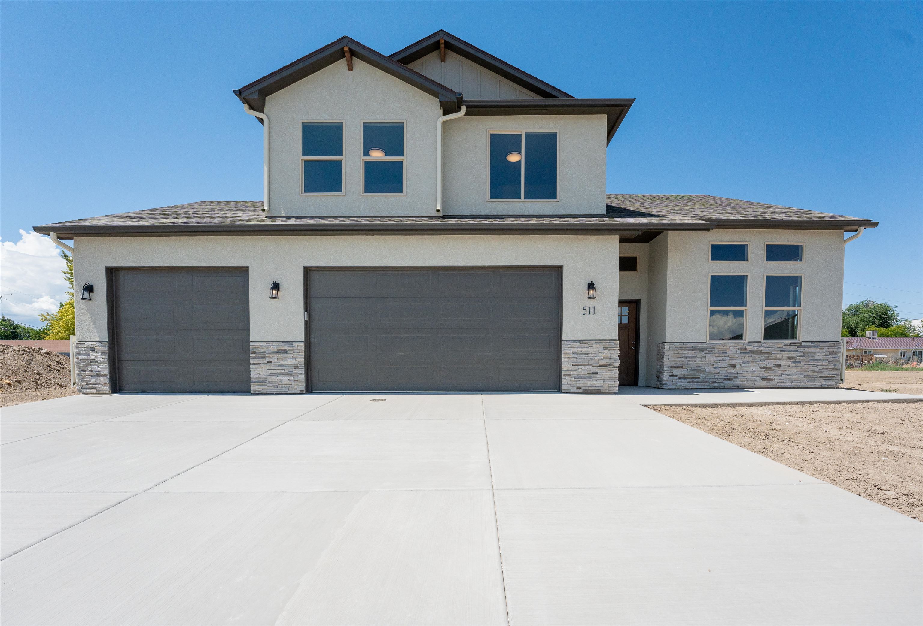 511 Desert Peach Street Property Photo 1