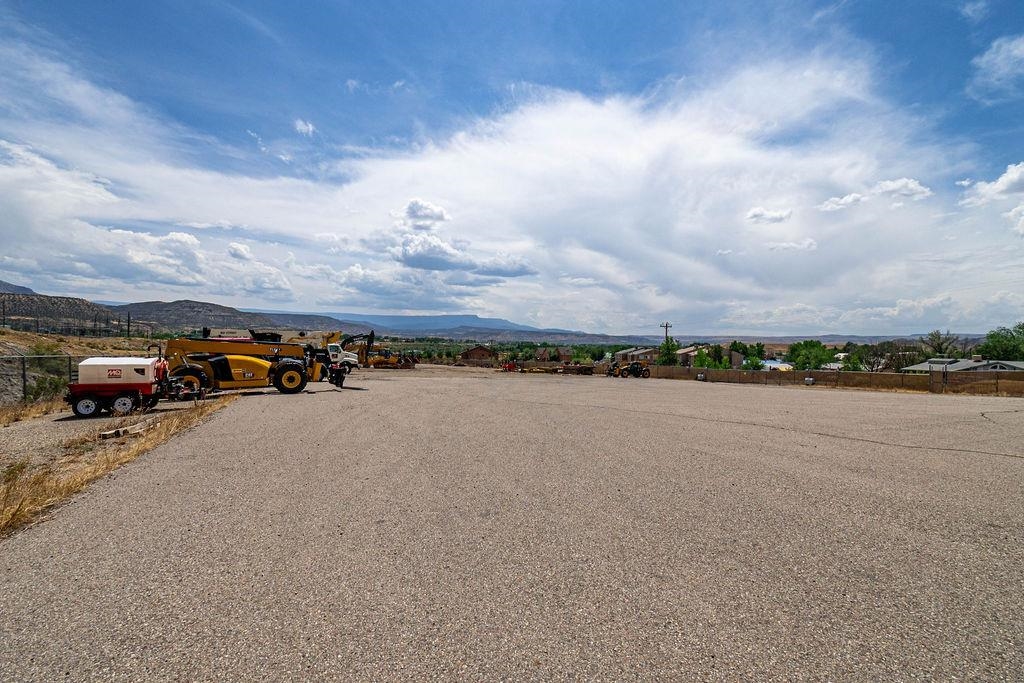 688 45 Road Property Photo 8
