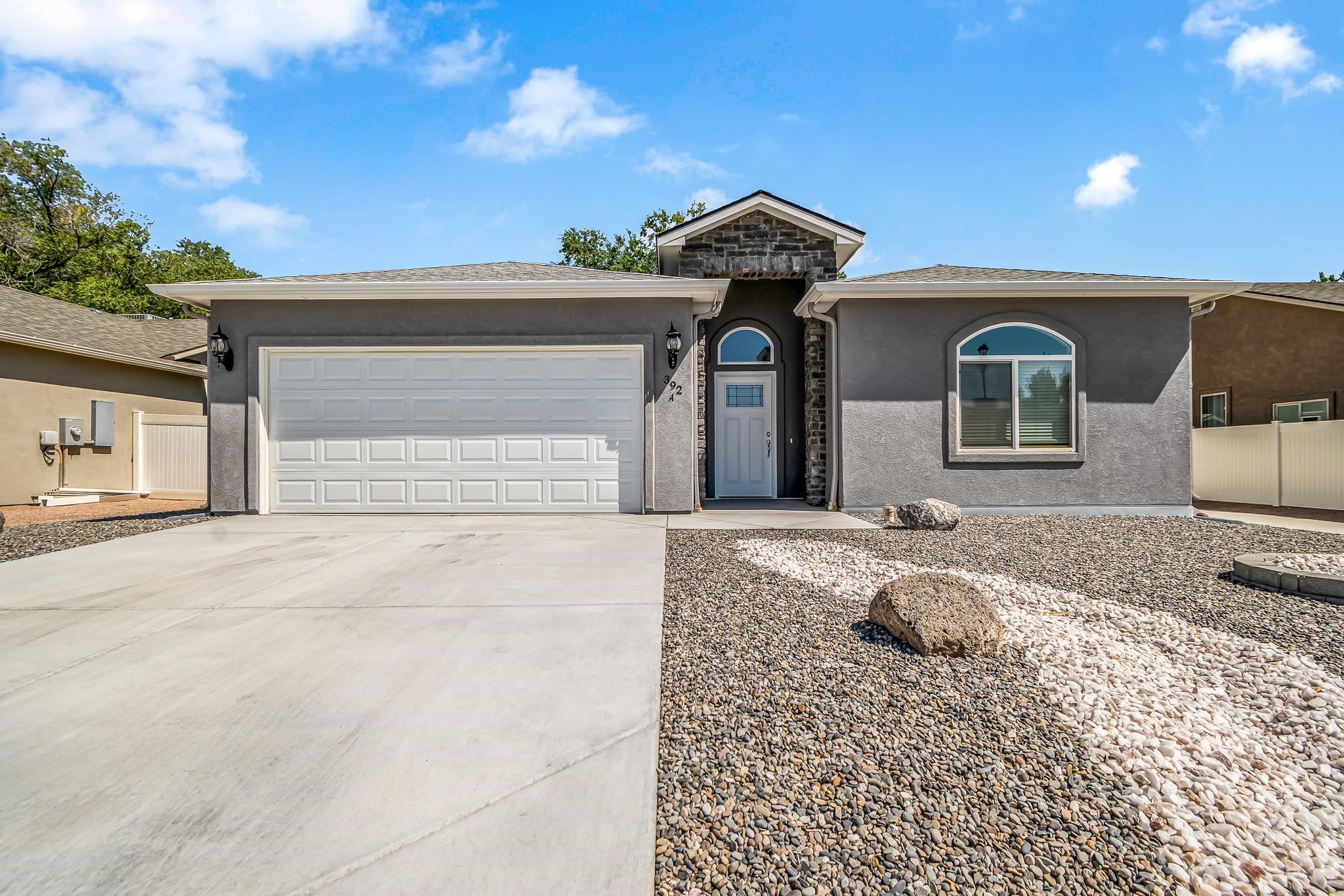 392 Sage Way Property Photo 1