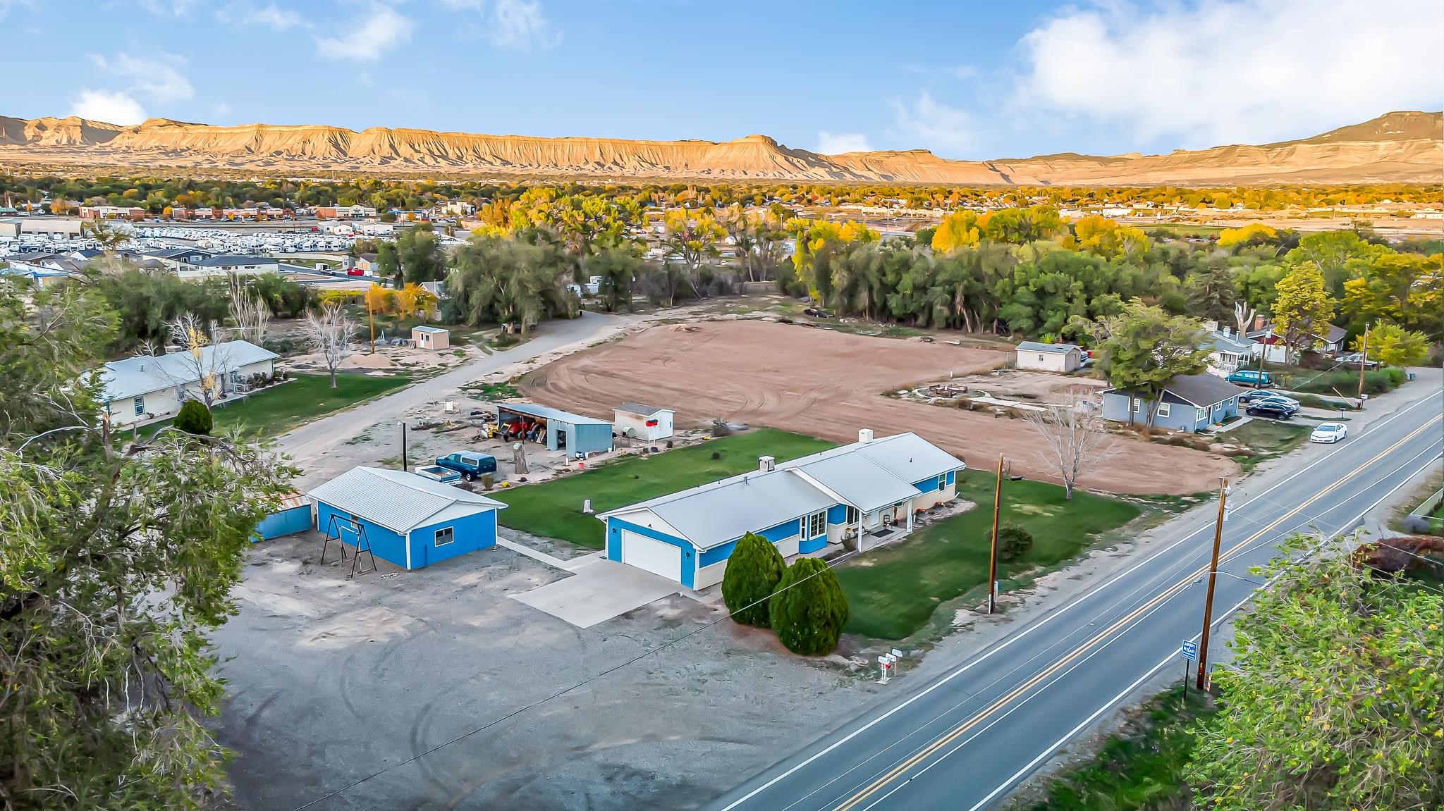 2738 B Road Property Photo 1