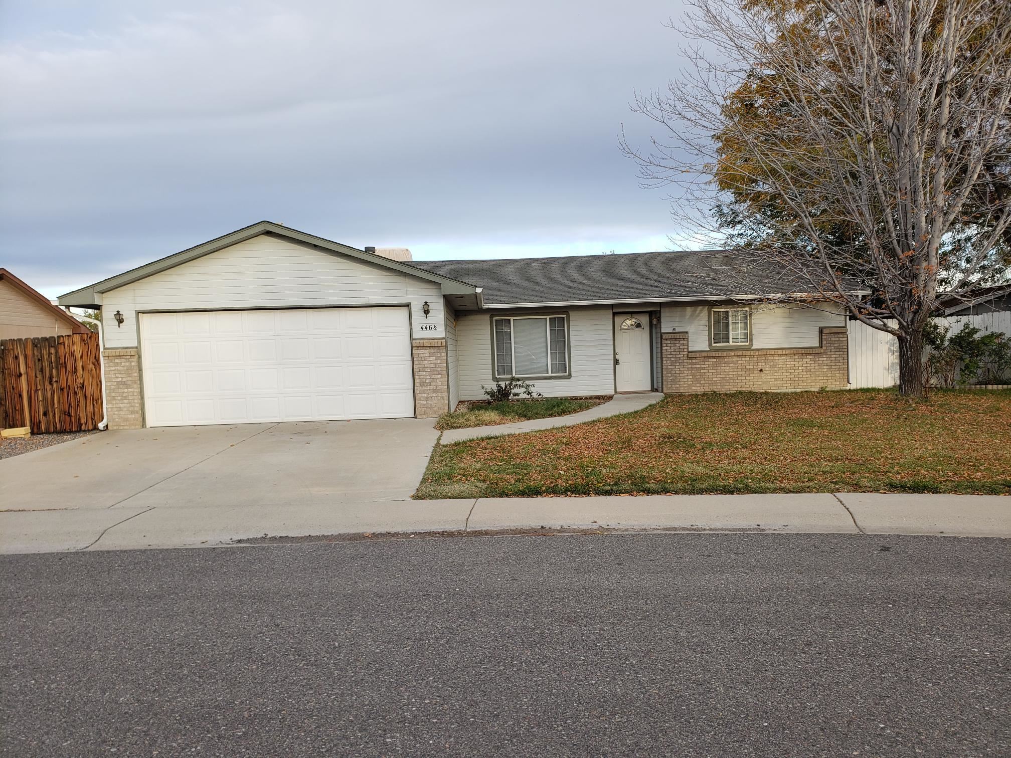 446 1/2 Osage Circle Property Photo 1