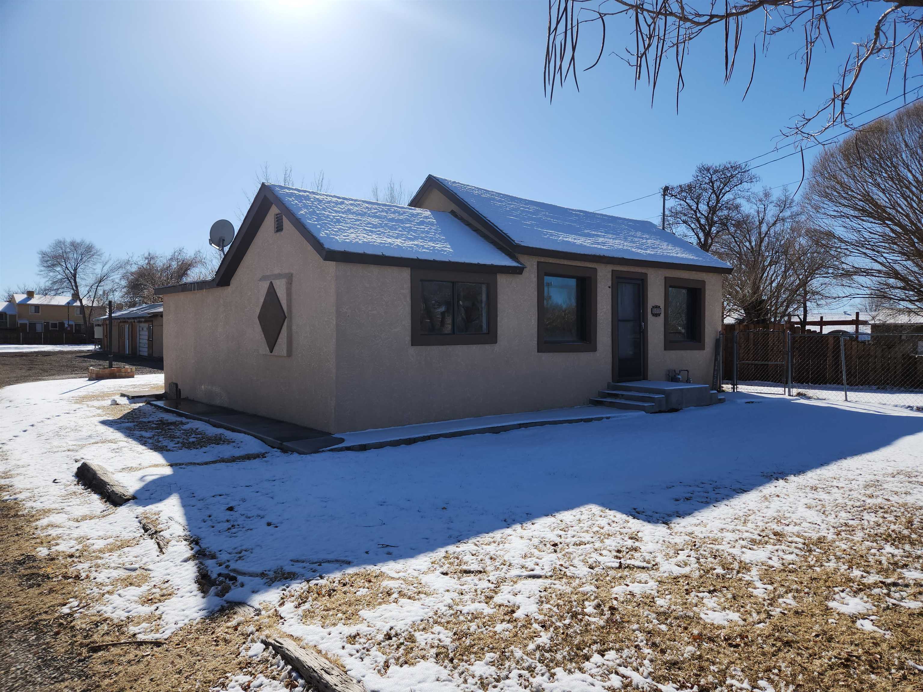 3223 E 1/2 Road Property Photo 1