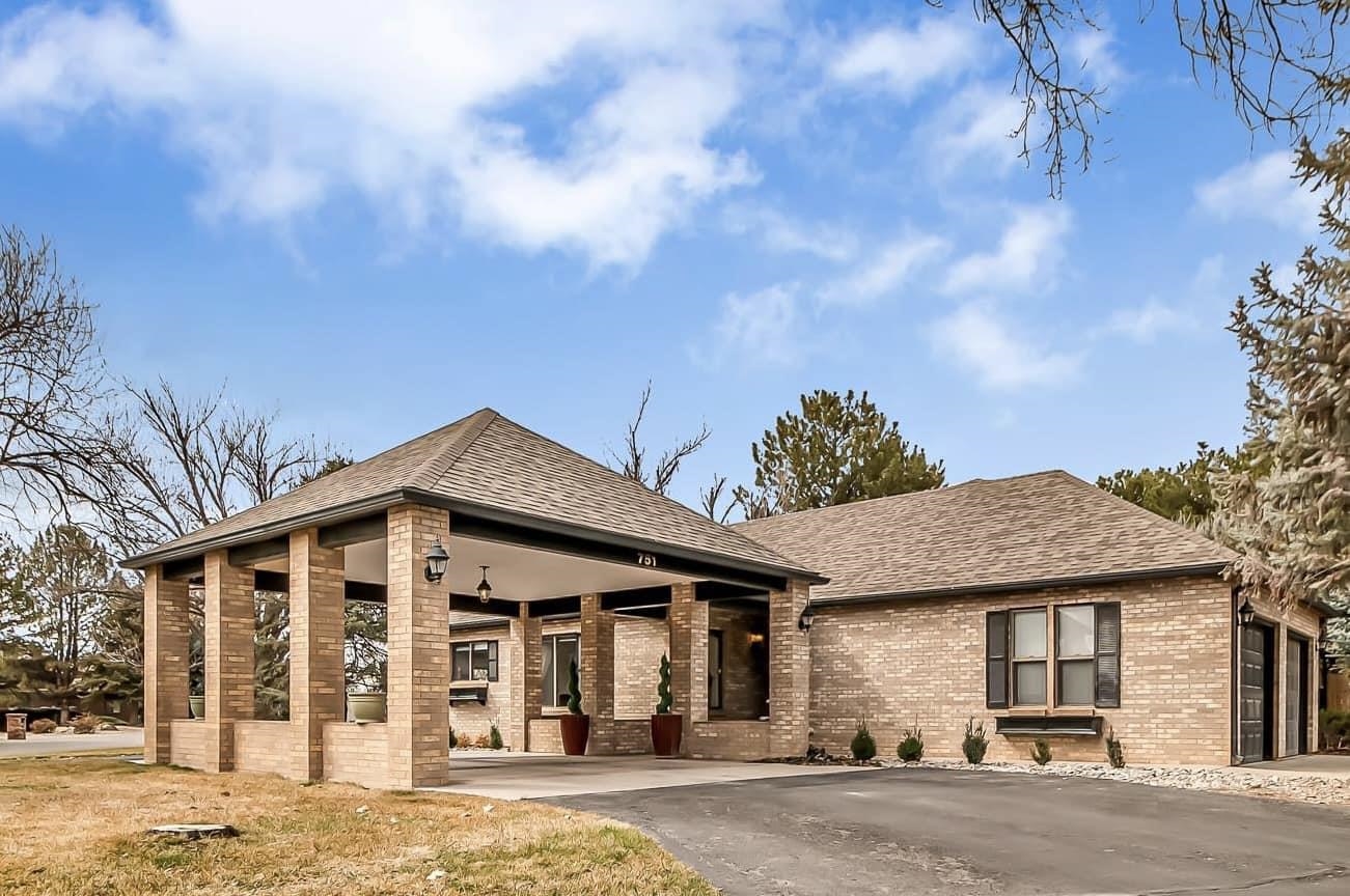 751 Continental Court Property Photo 1